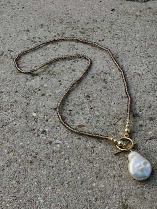 Jsi krásná a záhněda Tvou krásu ještě podtrhne … a můžeš se s ním i koupat 🚿🛁🌊 Náhrdelník s americkým zapínáním a výraznou...